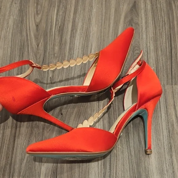 Elegant Red Women's Heels - Picture 2 of 5